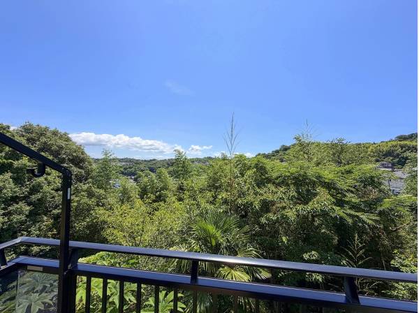心地よい陽射しと清らかな風を感じられます