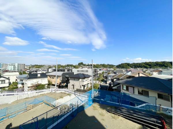 建物2階レベルからの眺望！開放感あるシティビューが広がります。