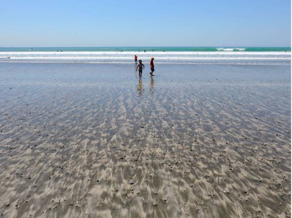 由比ガ浜海水浴場まで自転車5分（約1.3㎞）