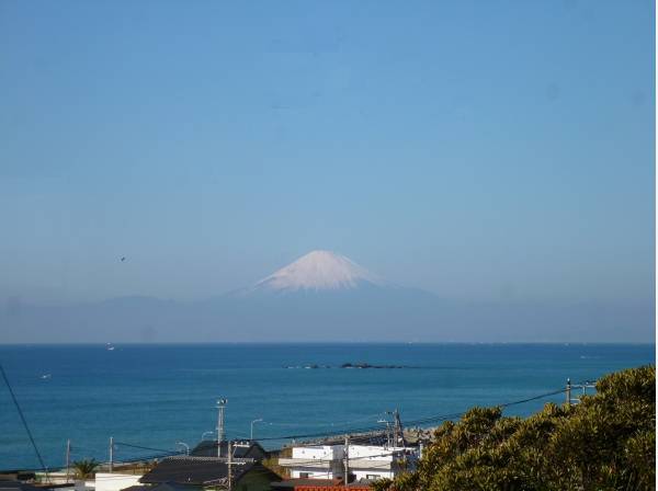 空気の澄んだ時期には雄大な富士山も(イメージ)
