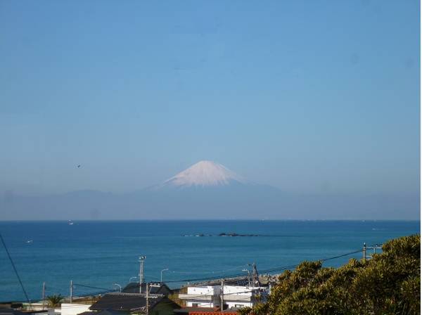 空気の澄んだ時期には雄大な富士山も(イメージ)
