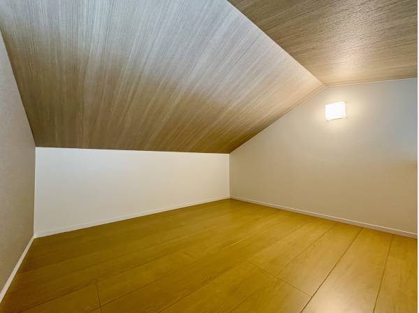 2階の居室にはロフトスペースが備わります