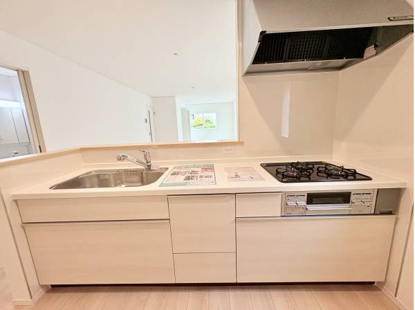 調理スペースの広いキッチンスペース