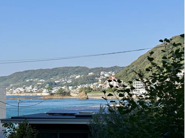 海をチラッと眺めるパーシャルオーシャンビュー