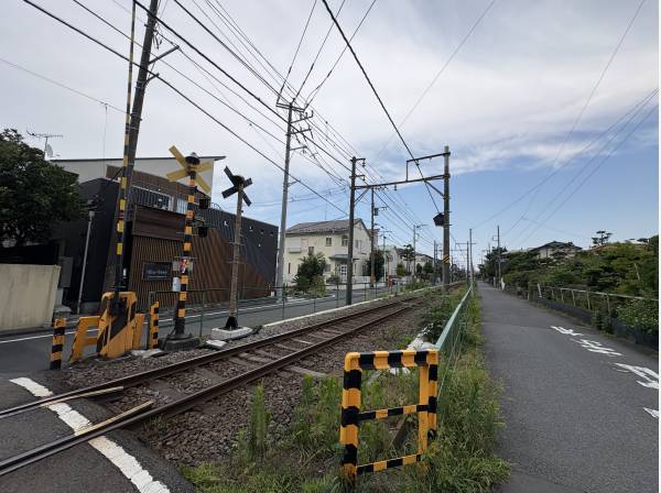 江ノ電「鵠沼」駅徒歩9分
小田急線「鵠沼海岸」駅徒歩10分