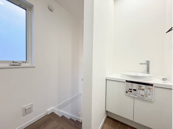 独立洗面台があるのも嬉しいポイント♪