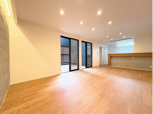 家族が集まっても広々と使えるLDKです