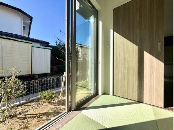 日当たりの良い和室の先は縁側のようにしても良さそうです