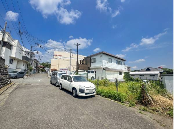接道沿いにスーパーがあるなんて便利ですね♪