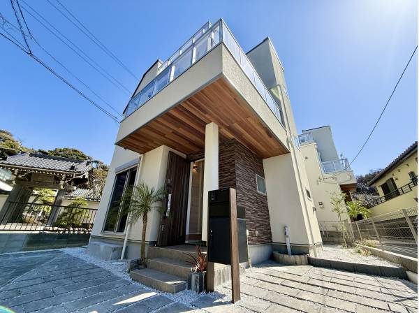 湘南らしいデザイン性のある建物。