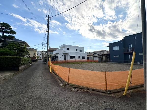 2方向道路の角地になります