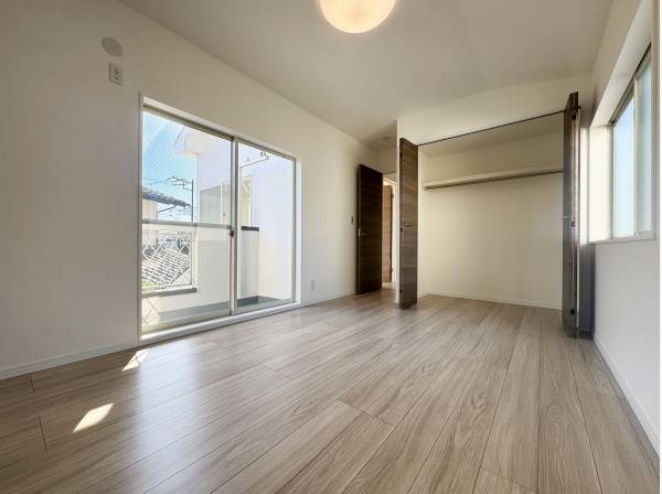 全室二面採光で陽当たりだけでなく風通しも◎