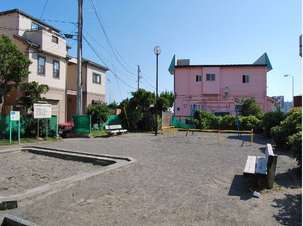 腰越ちどり公園まで徒歩2分（約130m）