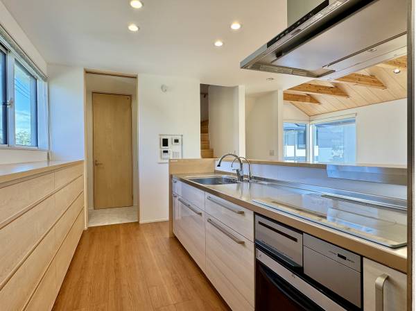 機能性とデザイン性を両立した動線設計