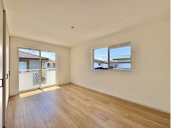 採光が１つのアクセントになり、プライベートな空間には太陽の陽が射し込みます