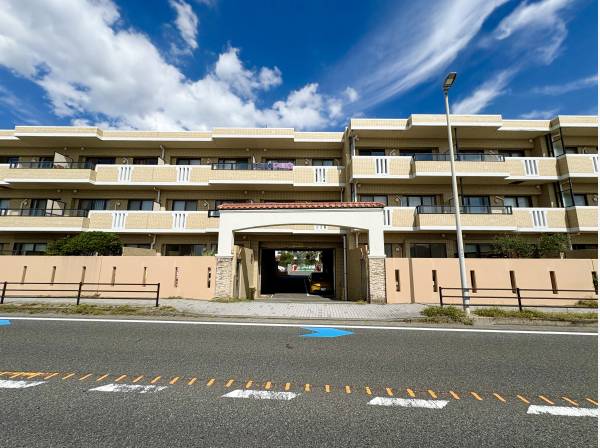 駐車場もしっかりと完備しており海までも徒歩1分です