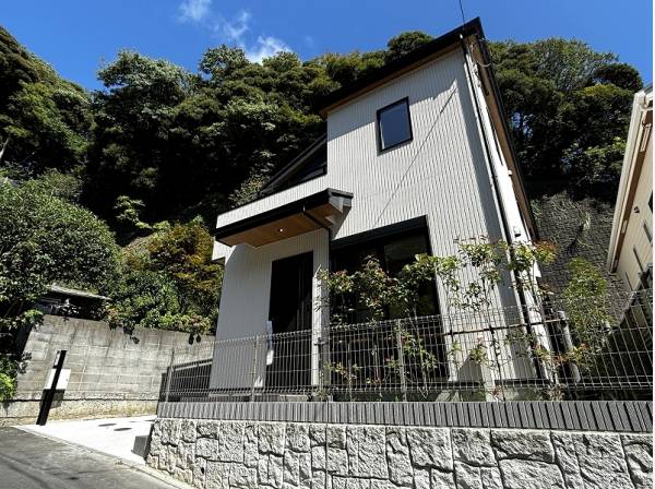 鎌倉奥座敷～緑に包まれる「土間と吹抜のある家」～

