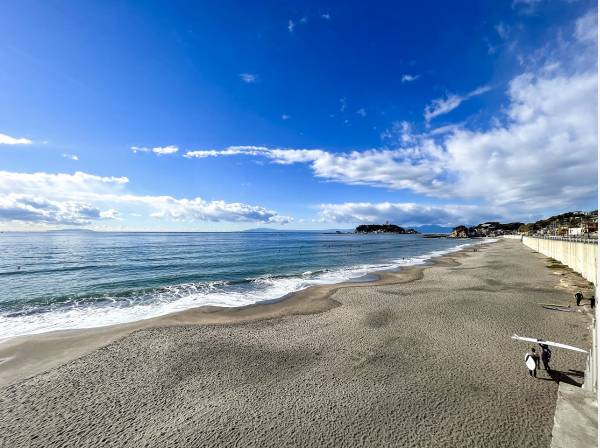 七里ガ浜海岸まで歩いて９分