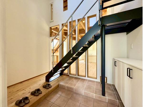 玄関も開放感あり良いですね！