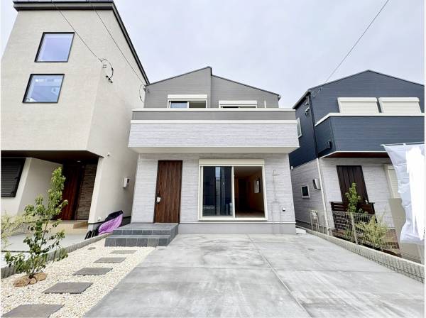 ライトグレー×ホワイトのやさしい色合いです