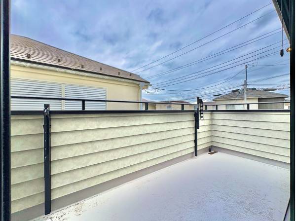 バルコニーからも見ることができる、ラップサイディング。惚れ惚れします。