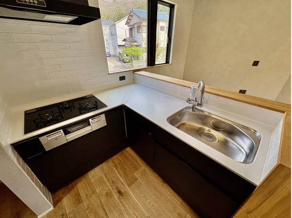 L字型のキッチンは導線が良く使いやすいです。