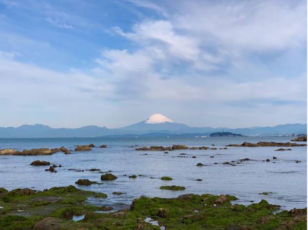 森戸海岸からの富士山の眺め。