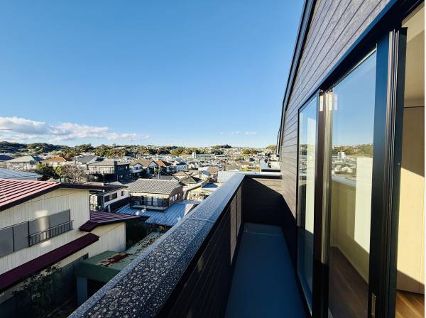 2階バルコニーからは気持ち良い眺望