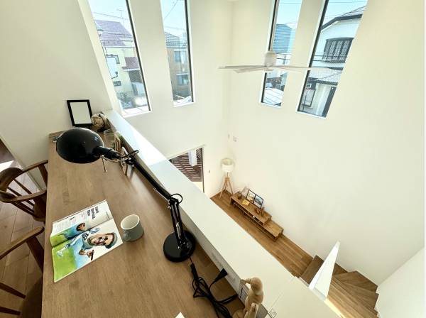 2階ホールにはカウンターを完備