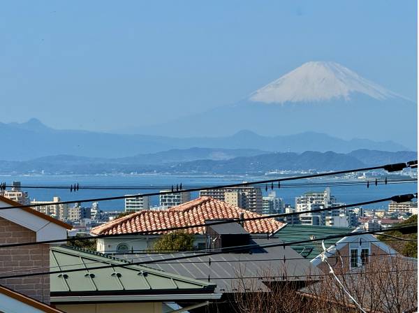 海と富士山をご覧の迫力で一望