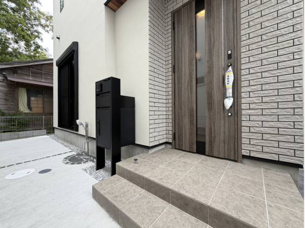 お庭と屋外シャワーもございます♪
