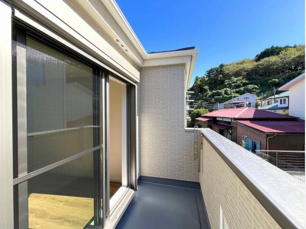 南側に配置されたバルコニーはこの陽当たりの良さ！