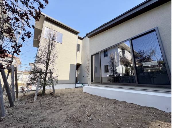 LDKと繋がるお庭もございます♪