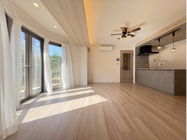 14.5帖の南西向きリビング