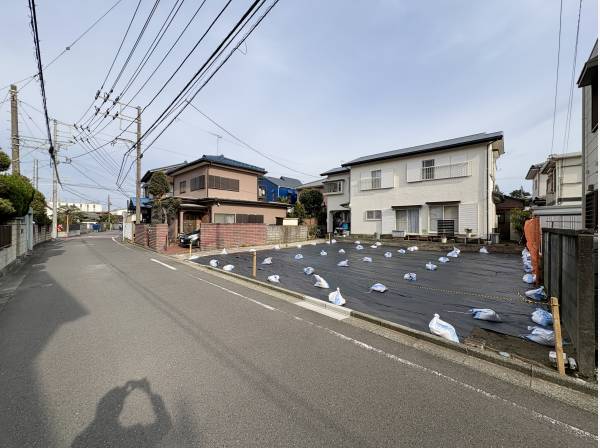 前面道路もゆとりの広さ