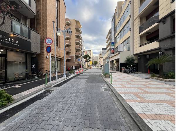 前面は遊行通り