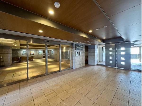 マンションエントランス