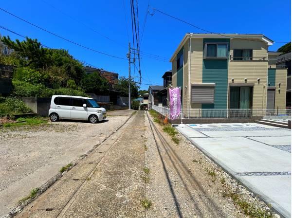 前面道路が広く、駐車がラク