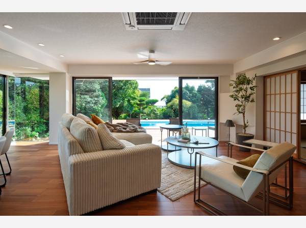 約31.7帖のLDK/緑に囲まれた素敵な立地も魅力です