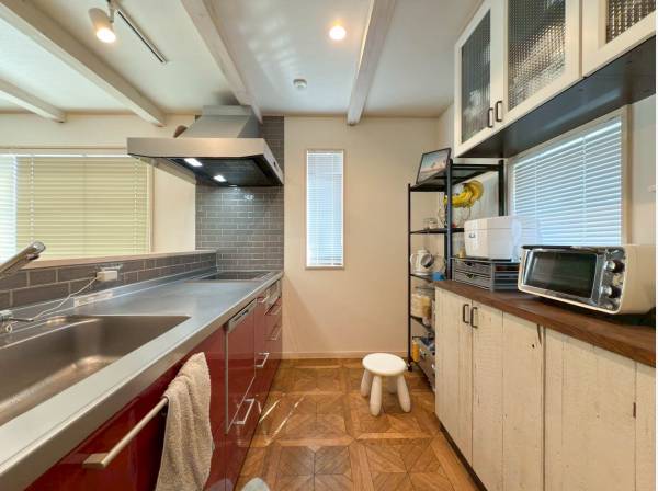 食洗器付きのシステムキッチン