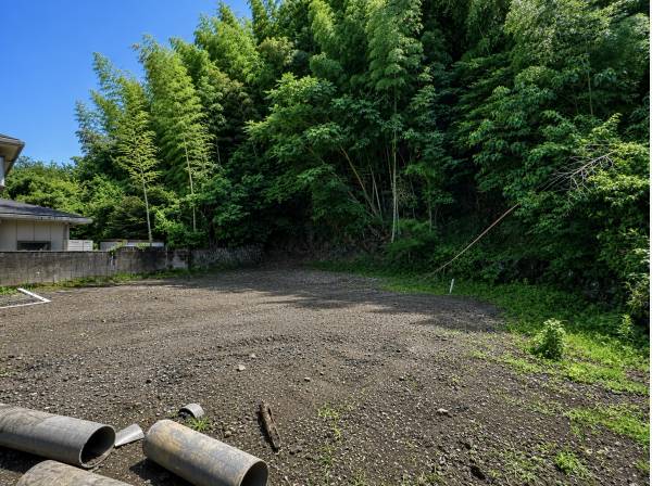 建物配置の自由度も高く、豊かな緑を借景にした住まいが計画可能です。