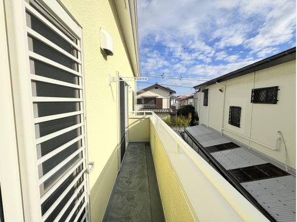 南側の日当たりのいいバルコニー