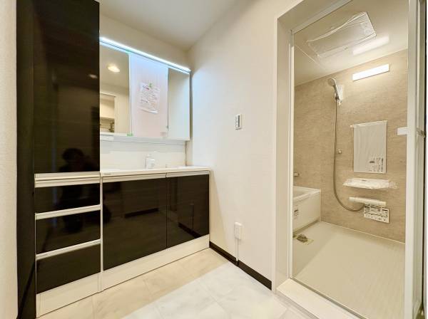 パウダールーム・バスルーム