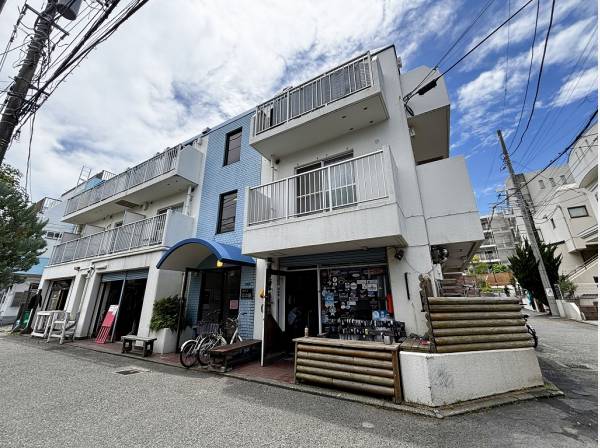 映画に出てきそう！雰囲気たっぷりレトロな佇まい