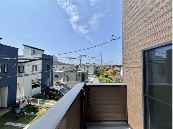 バルコニーからは気持ちの良い眺望が楽しめます