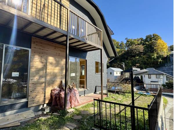 現在リフォーム中。内覧は事前予約にて可能です。