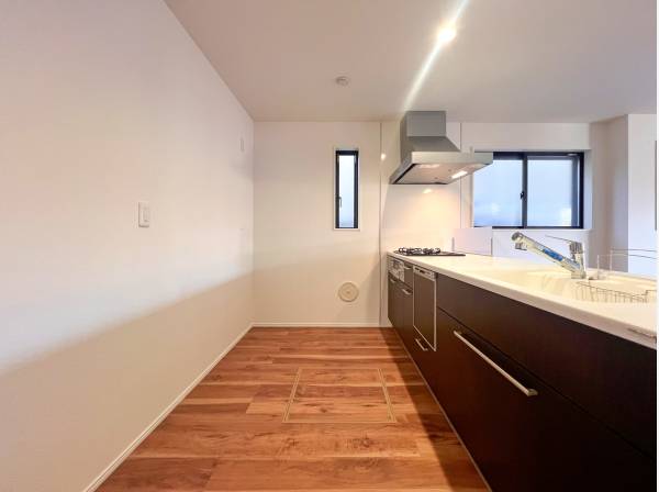 キッチンも広々