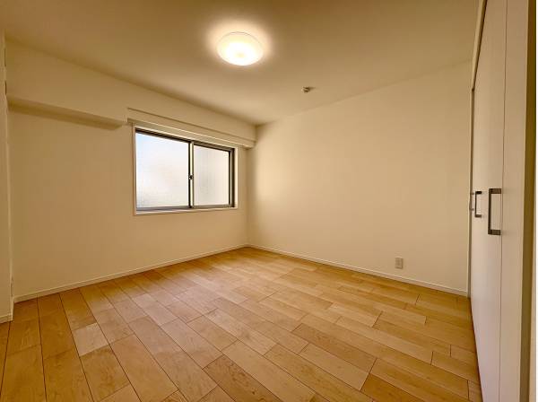 洋室です。全３部屋ございます。