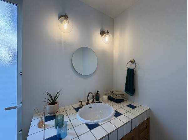 ワンメイクの洗面化粧台です