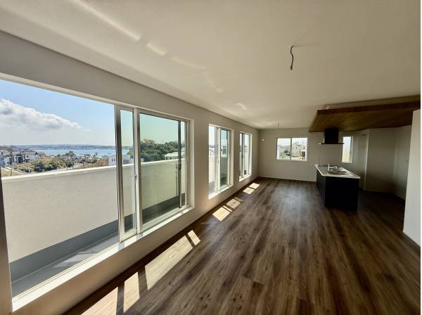 ご家族が集うLDKは眺望を最大限に活かした2階に配置